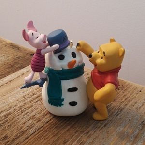 [Hallmark] 1998 Building A Snowman Winnie The Pooh
